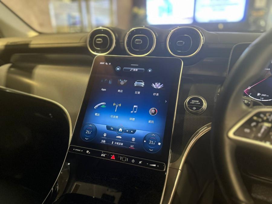 GLC300 4MATIC - Image 8