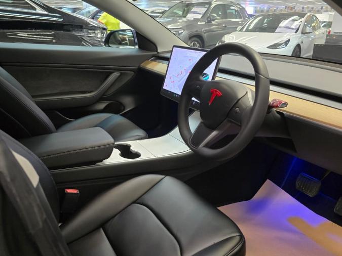 MODEL 3 LR - Image 4
