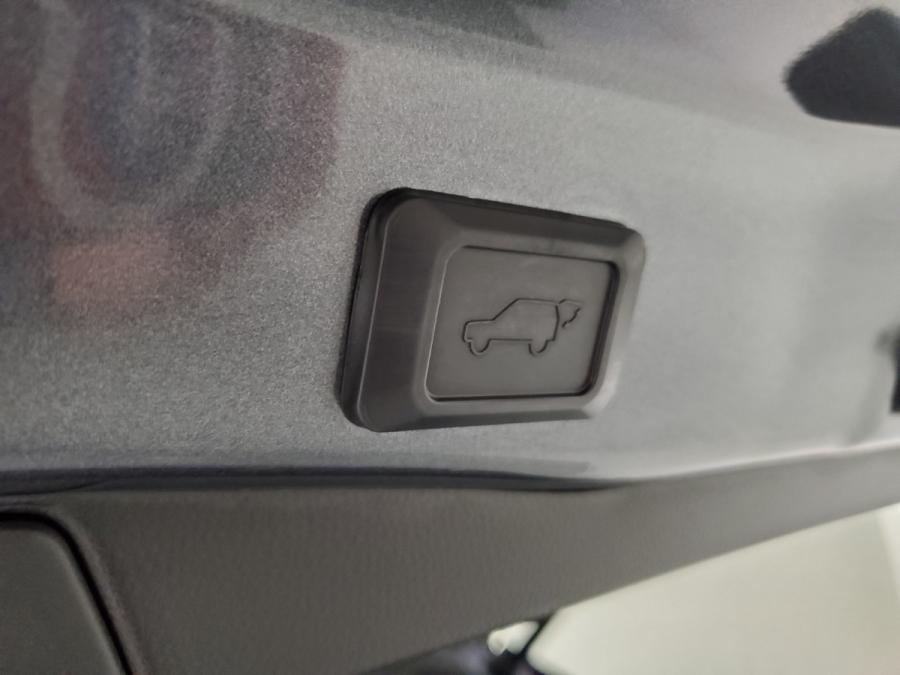 RAV 4 HYBRID - Image 9
