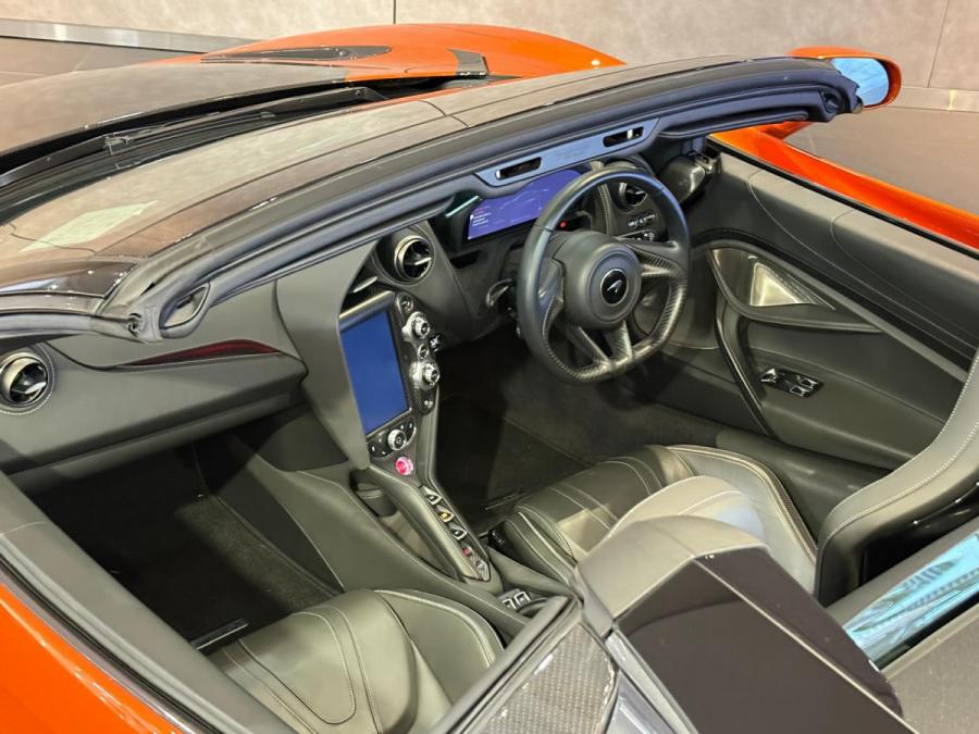 720S Spider - Image 4