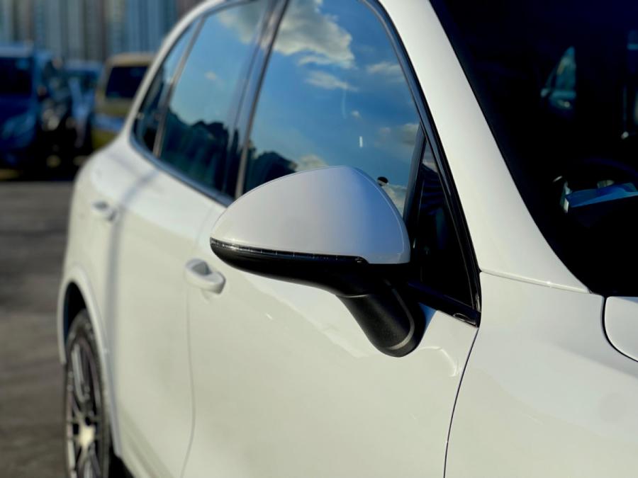 CAYENNE PLATINUM EDITION - Image 4
