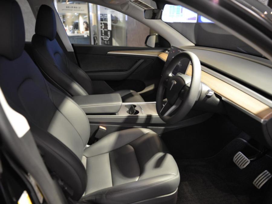 MODEL  Y  PERFORMANCE - Image 11