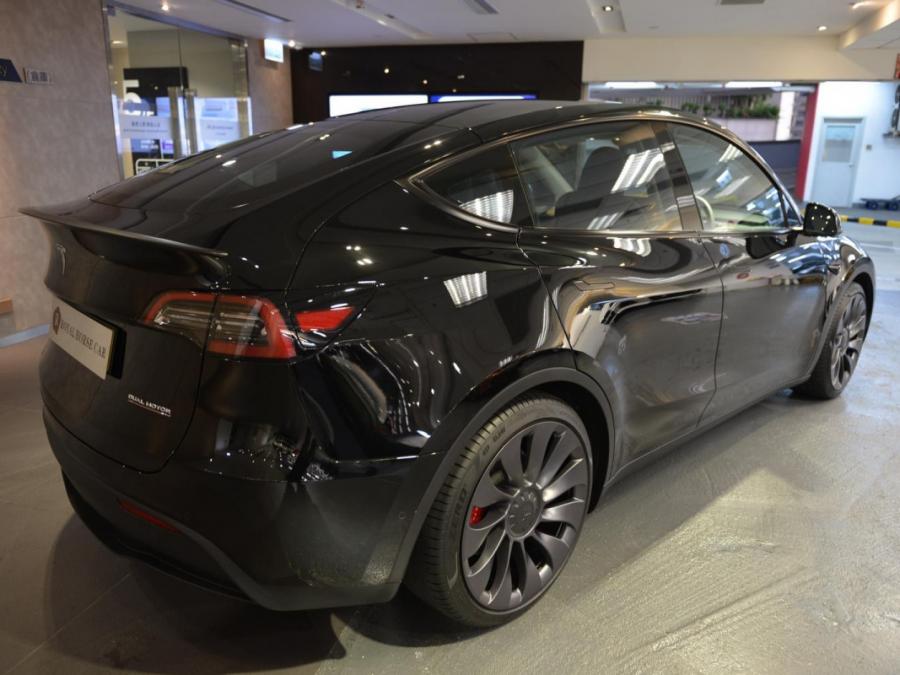 MODEL  Y  PERFORMANCE - Image 17