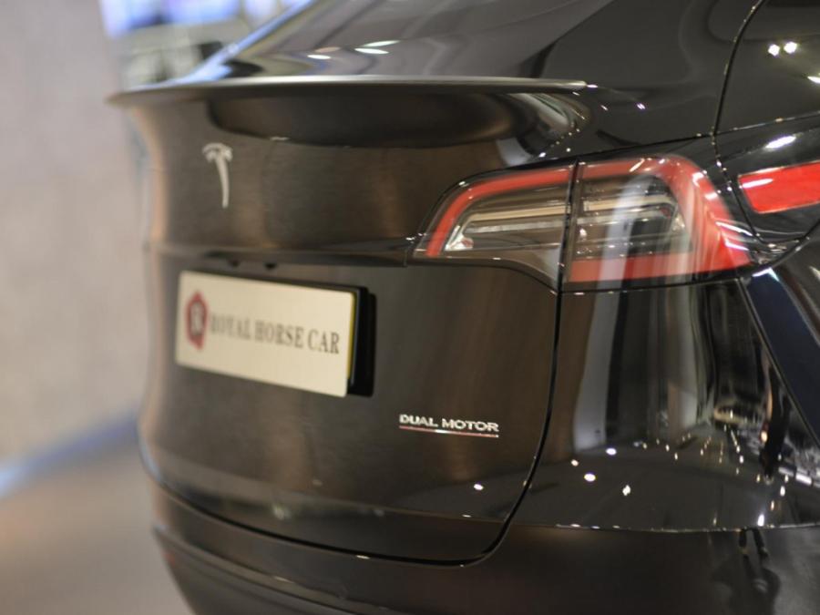 MODEL  Y  PERFORMANCE - Image 21