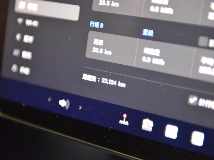 MODEL  Y  PERFORMANCE - Image 12