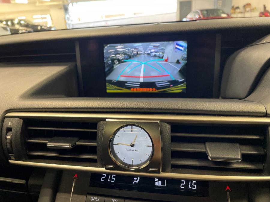 Lexus IS300 - Image 10