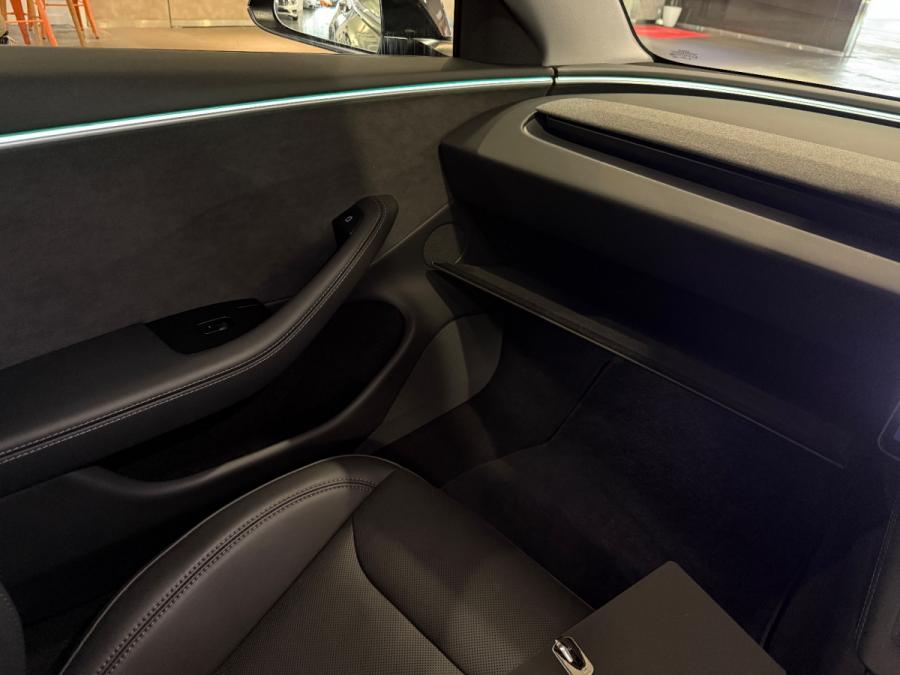 Model  3 long Range Dual  All Wheel - Image 5