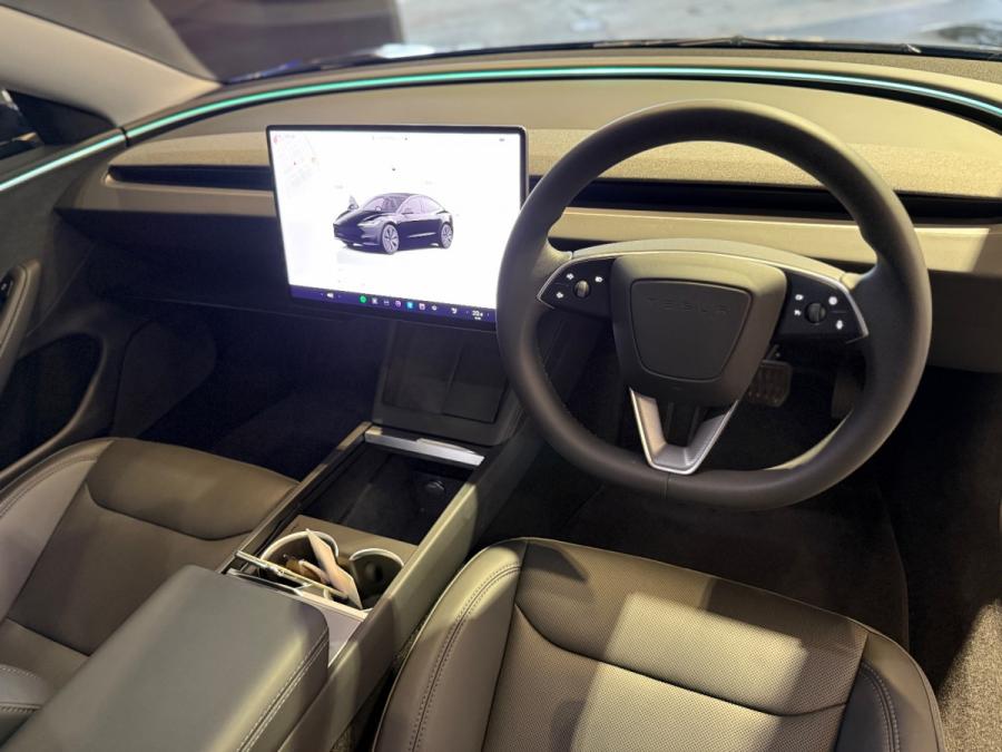 Model  3 long Range Dual  All Wheel - Image 7