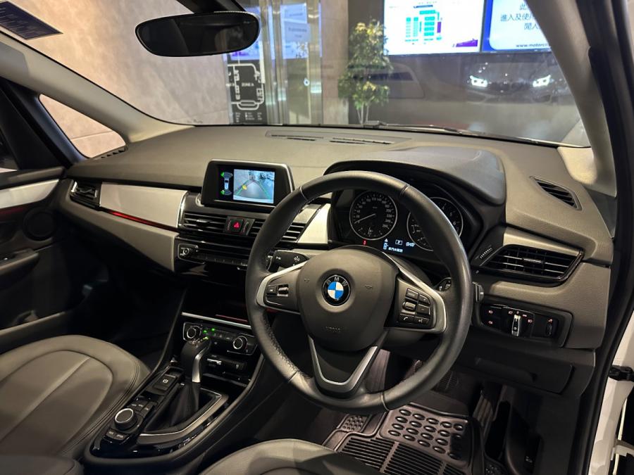 218i Active Tourer - Image 2