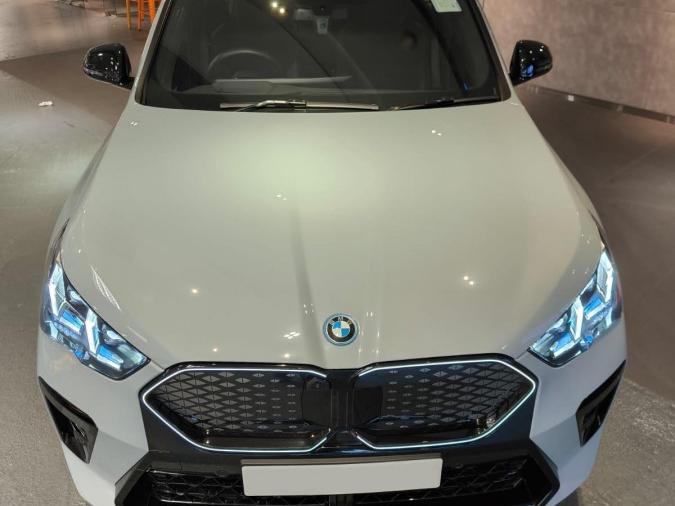IX2 Edrive20 M Sport Edition - Image 4