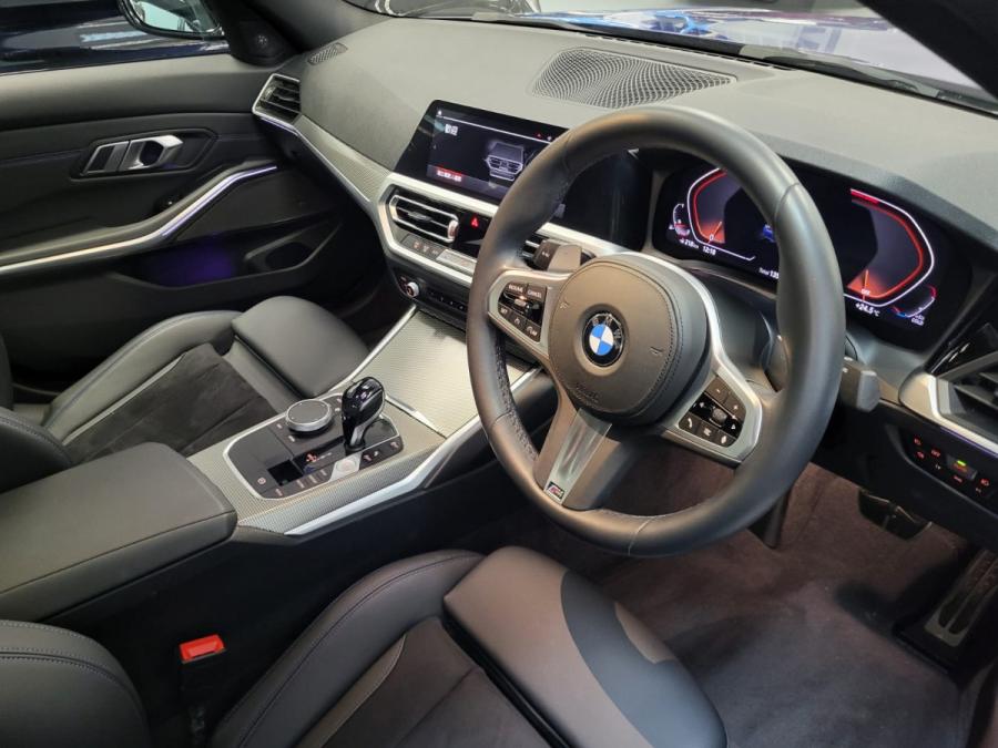 320i M SPORT EDITION - Image 3