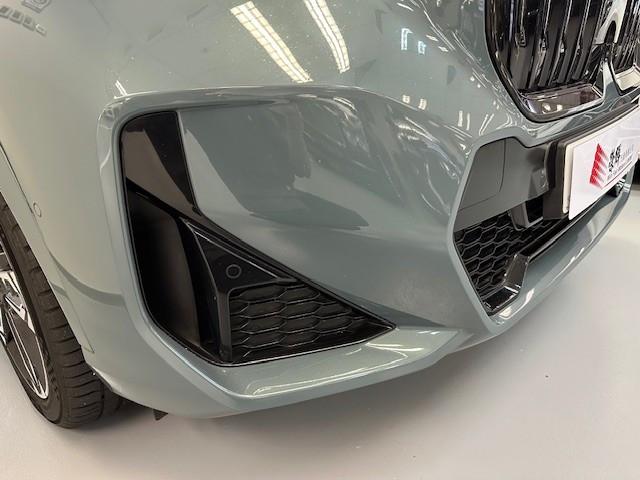 iX1 XDRIVE30 M SPORT EDITION - Image 4