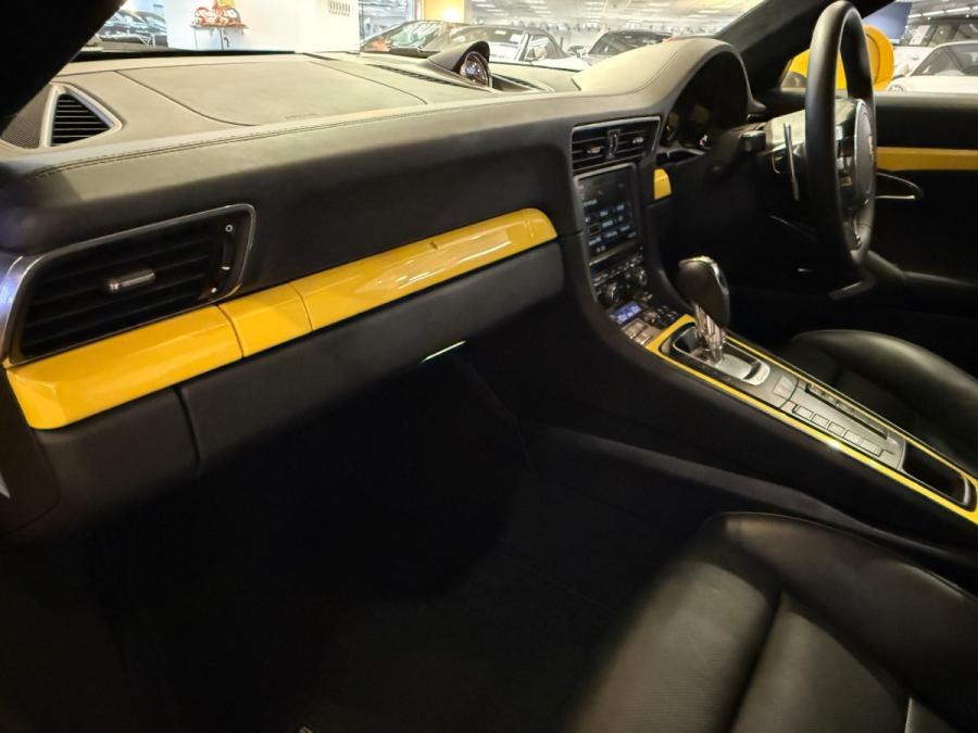 911 carrera 4 coupe - Image 6