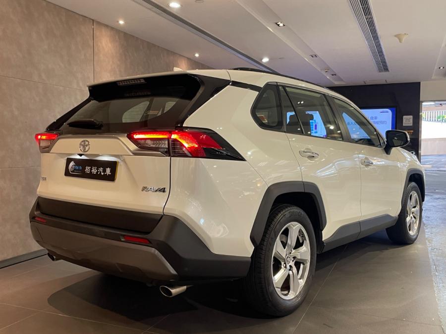 Rav 4 (Deulxe) - Image 3