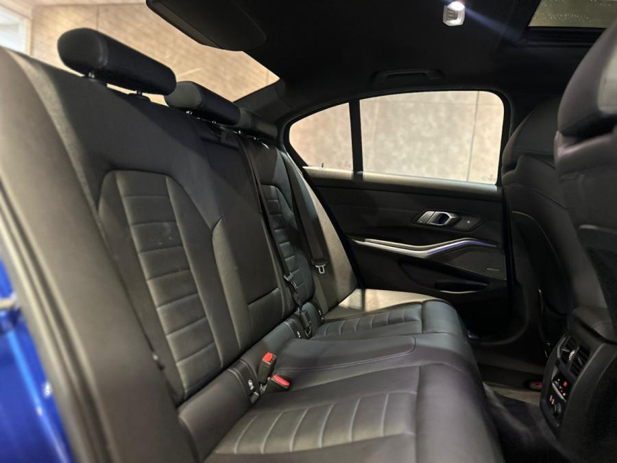 320IA SALOON M SPORT EDITION - Image 16