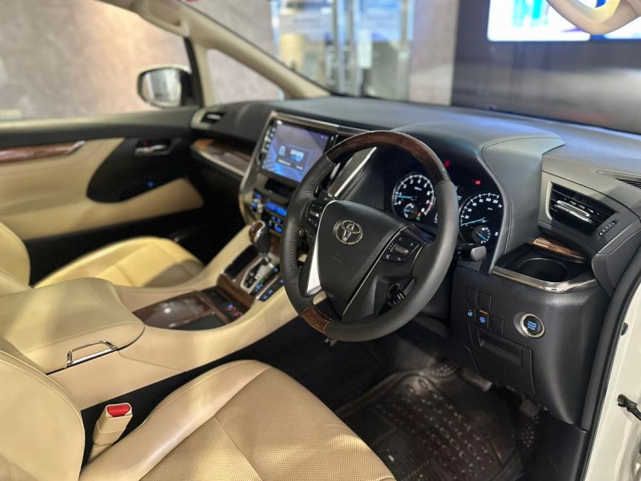 ALPHARD 3.5 - Image 9