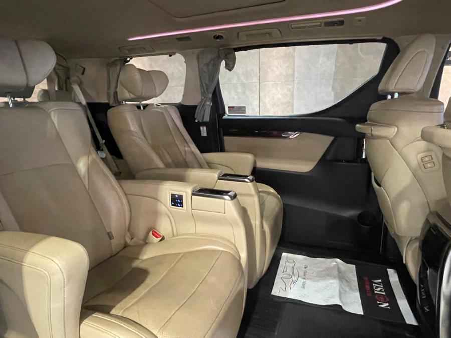Alphard 3.5 - Image 6