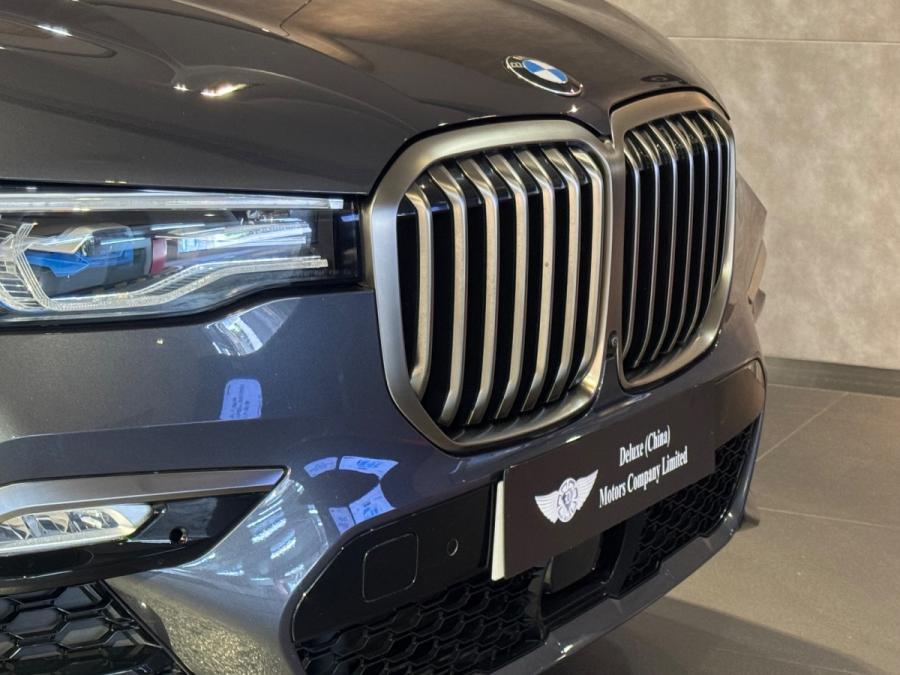 X7 M50i - Image 2