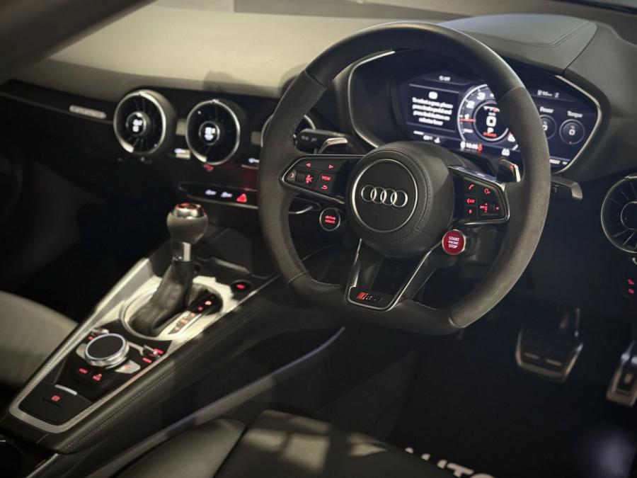 TTRS COUPE QUATTRO - Image 8