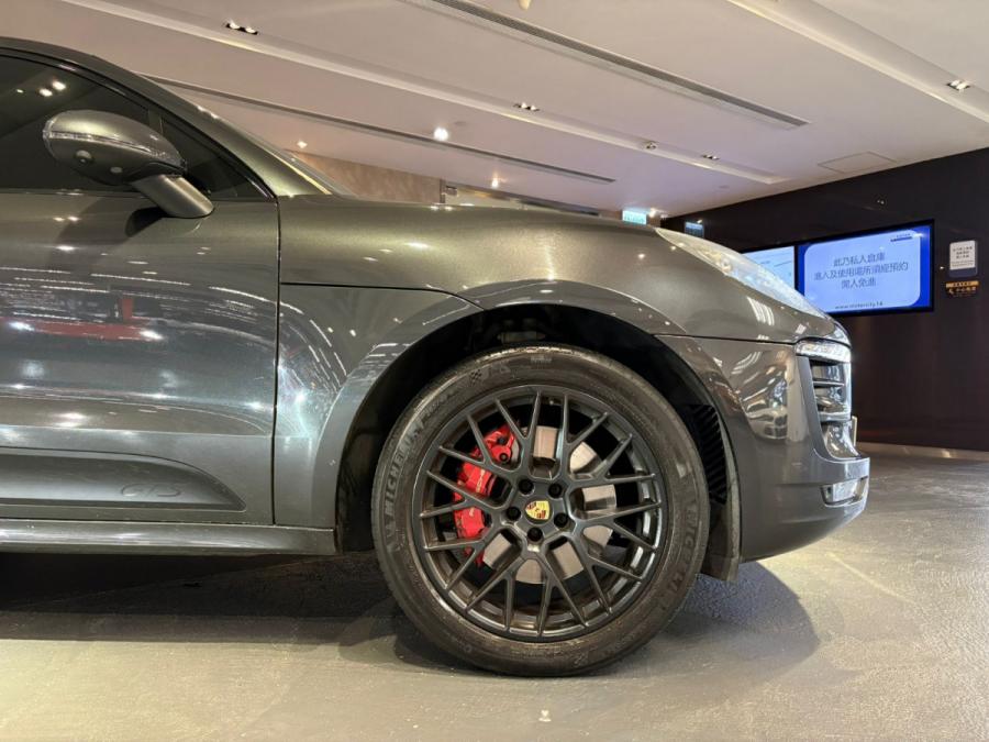 Macan GTS - Image 3
