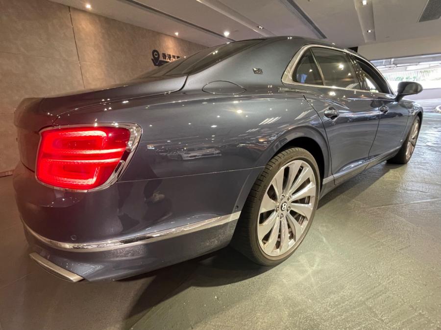 FLYING SPUR  First Edition - Image 9