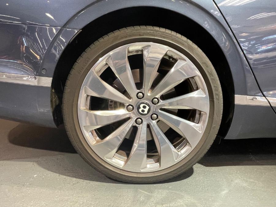 FLYING SPUR  First Edition - Image 11