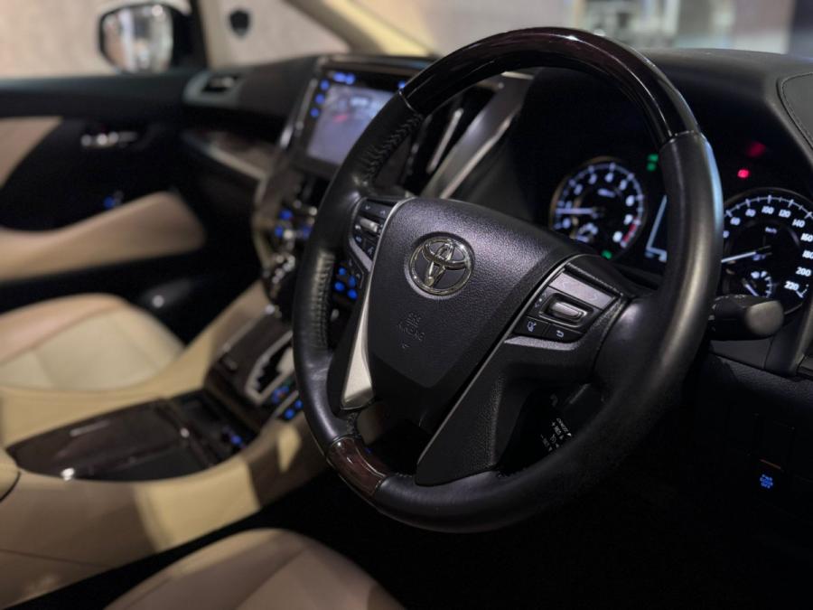 ALPHARD 3.5 - Image 4