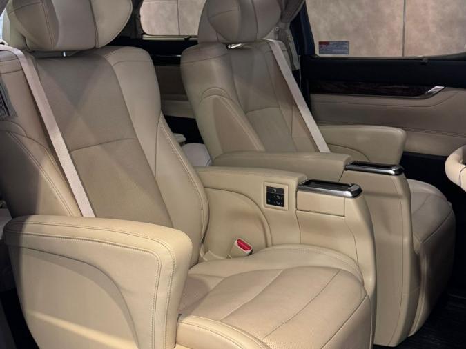 ALPHARD 3.5 - Image 5