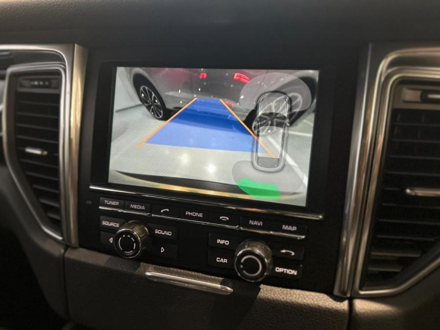 MACAN S - Image 8