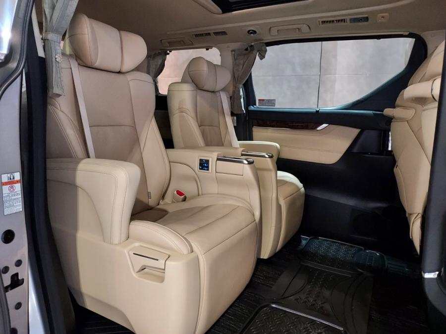 ALPHARD 3.5 - Image 3