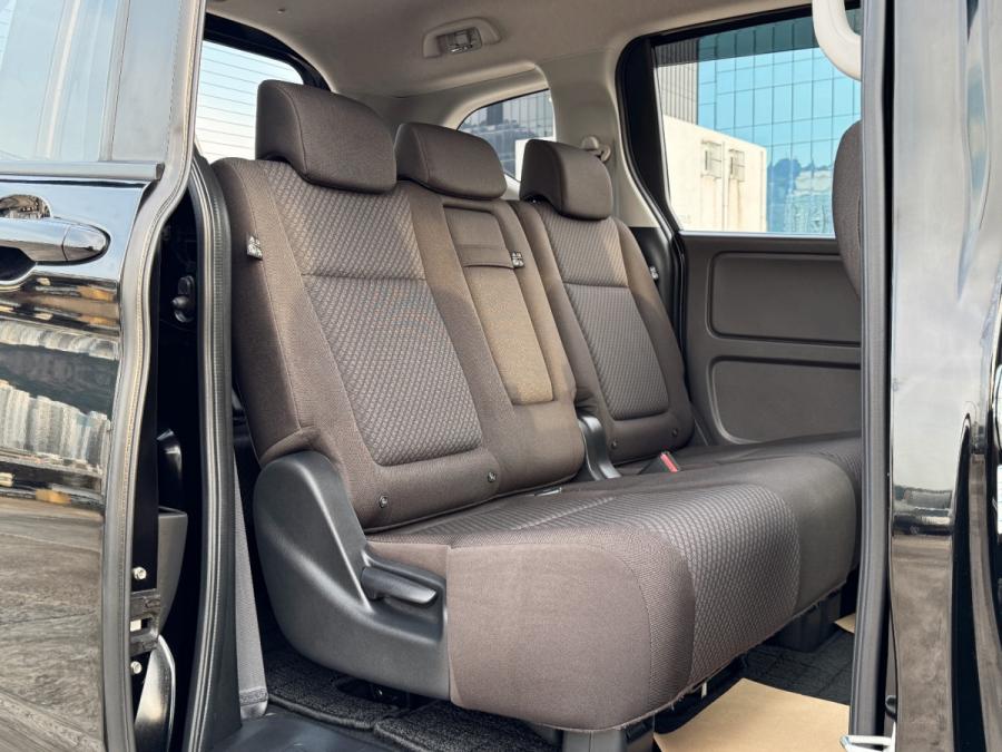 Freed Hybrid 7-Seater - Image 6
