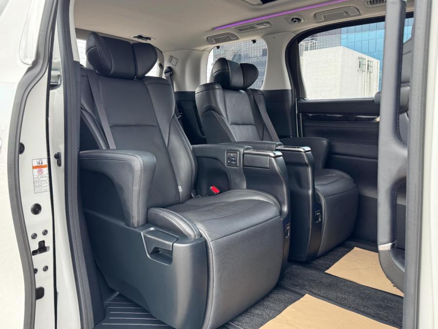 Alphard 2.5  Hybrid SRC - Image 4