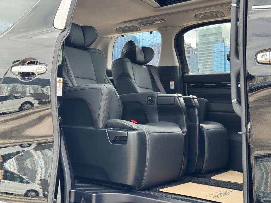 Vellfire 2.5 ZG Modellista - Image 4