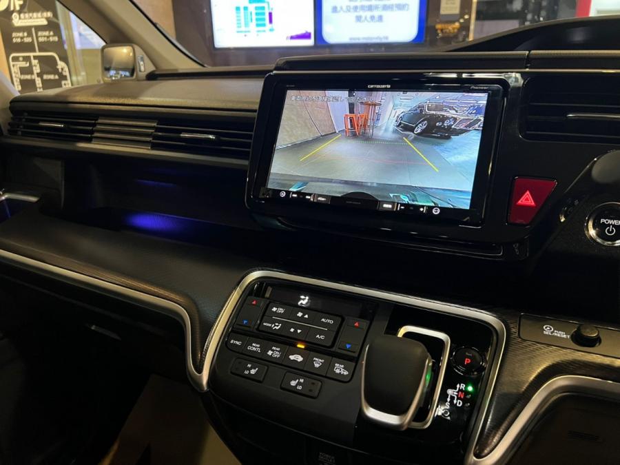 Stepwgn spada EX e:HEV - Image 4