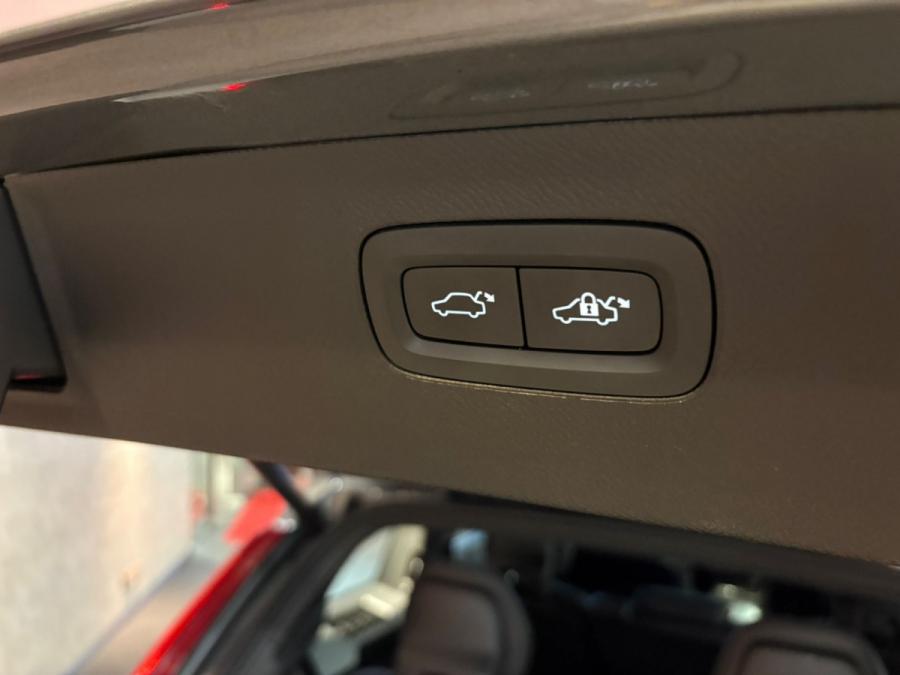 XC90 T6 R-Design - Image 8
