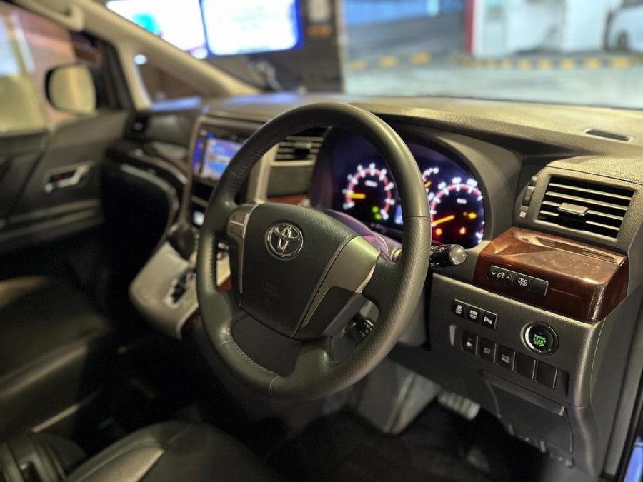 VELLFIRE 3.5Z - Image 9