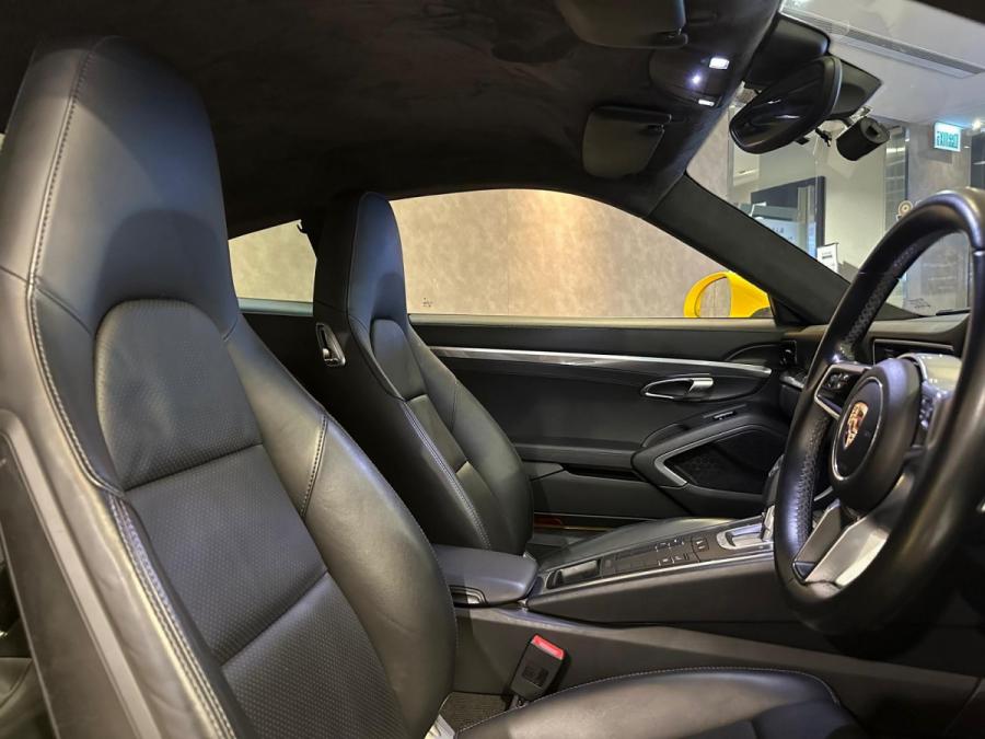 911 CARRERA COUPE - Image 12