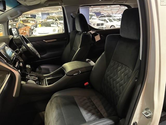 VELLFIRE 2.5 MODELLISTA - Image 8