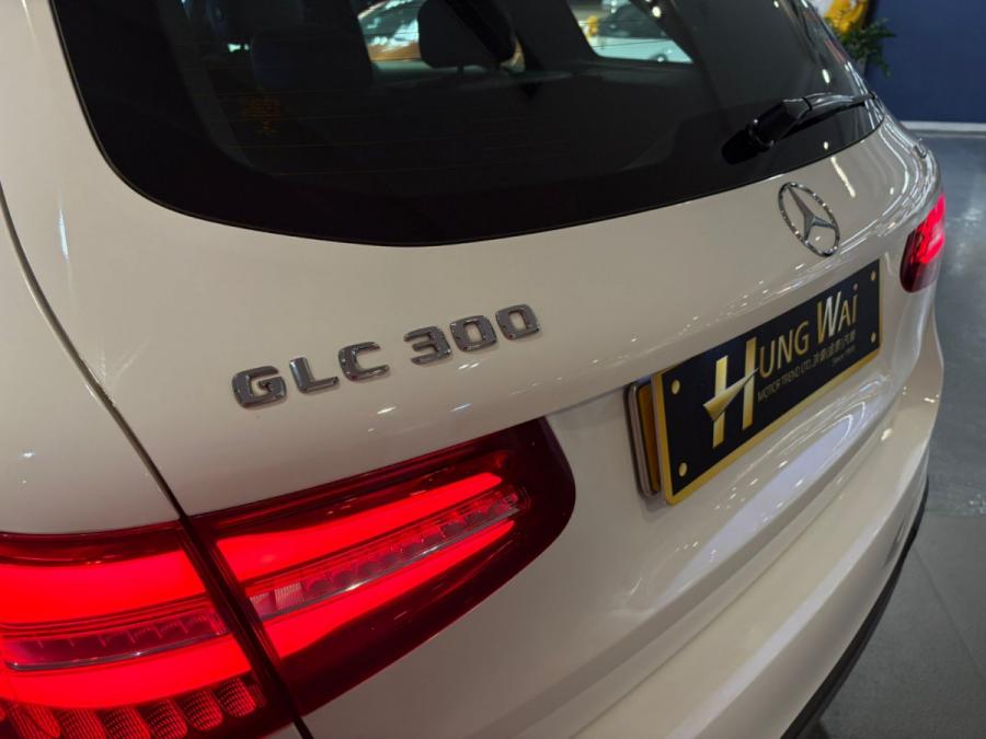 GLC300 4Matic AMG - Image 4