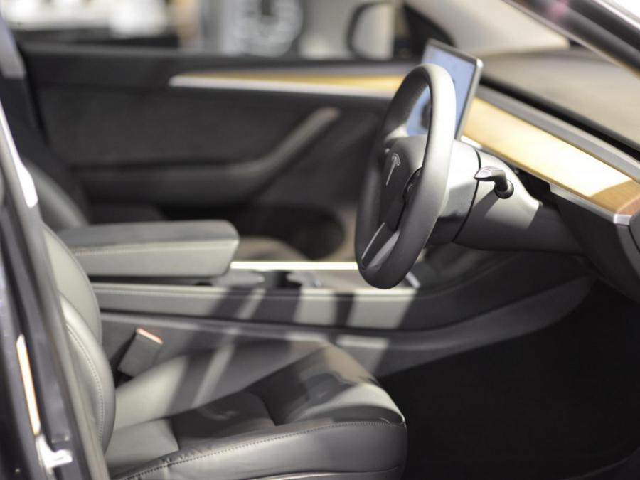 MODEL Y RWD - Image 4
