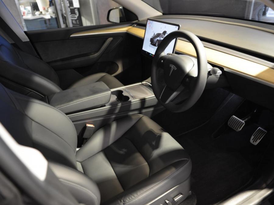 MODEL Y RWD - Image 7