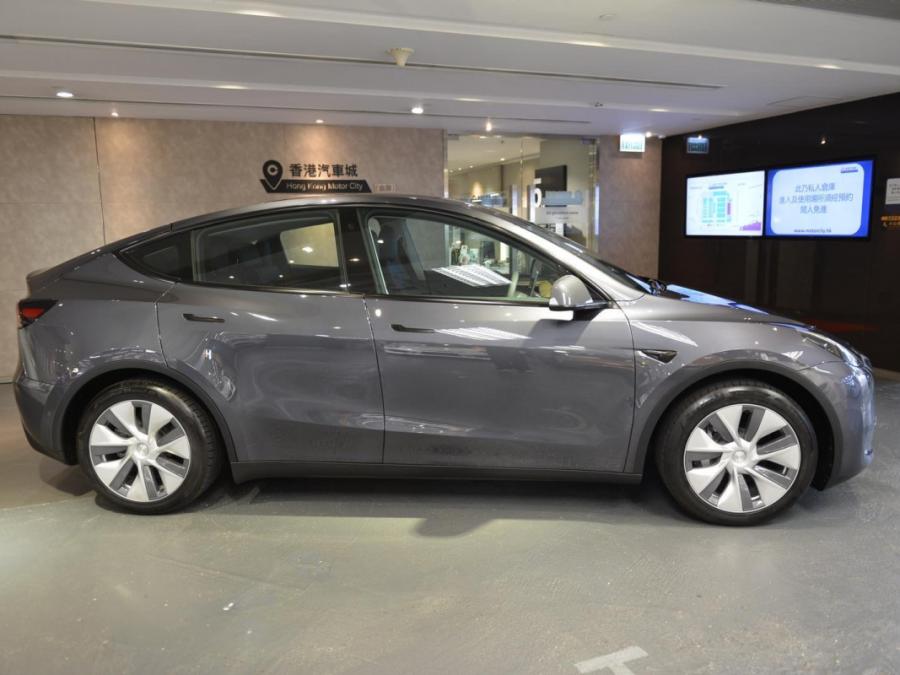 MODEL Y RWD - Image 11