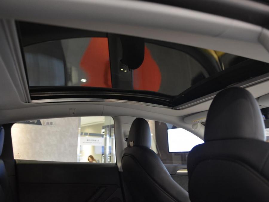 MODEL Y RWD - Image 18