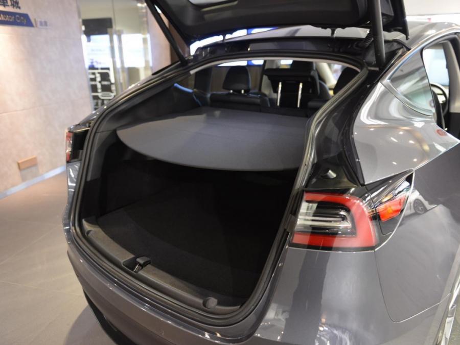 MODEL Y RWD - Image 9