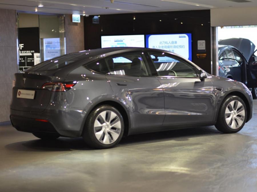 MODEL Y RWD - Image 24