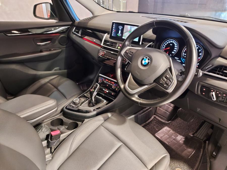 218i Grand Tour - Image 2