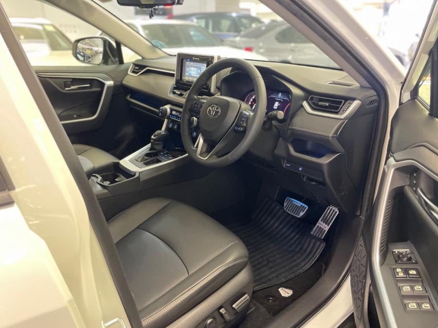 RAV 4 (Deluxe) - Image 9