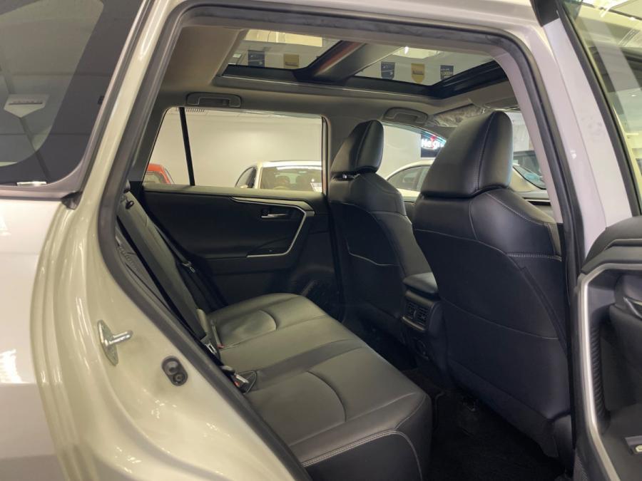 RAV 4 (Deluxe) - Image 5