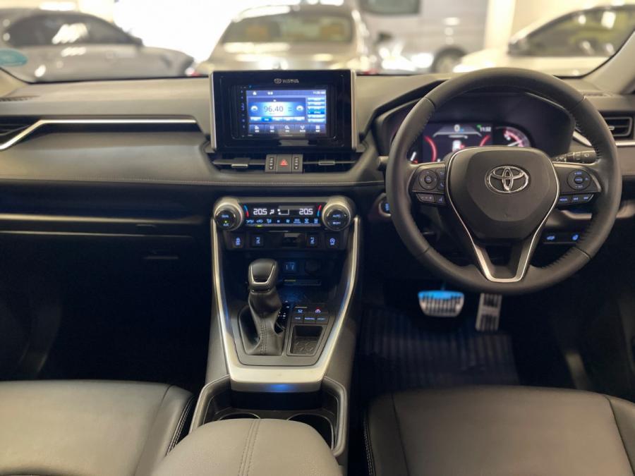 RAV 4 (Deluxe) - Image 7