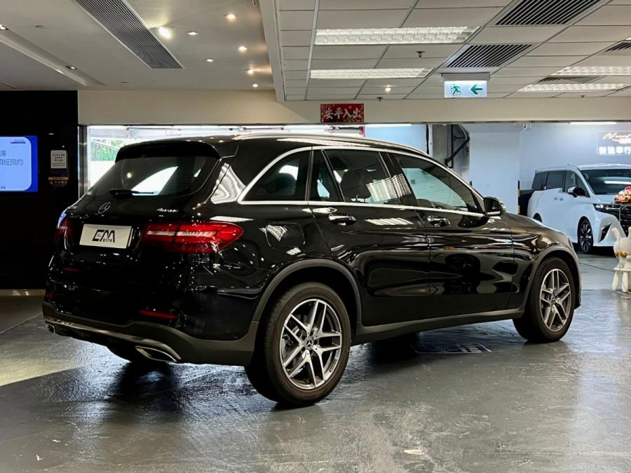 GLC250 4MATIC AMG - Image 2